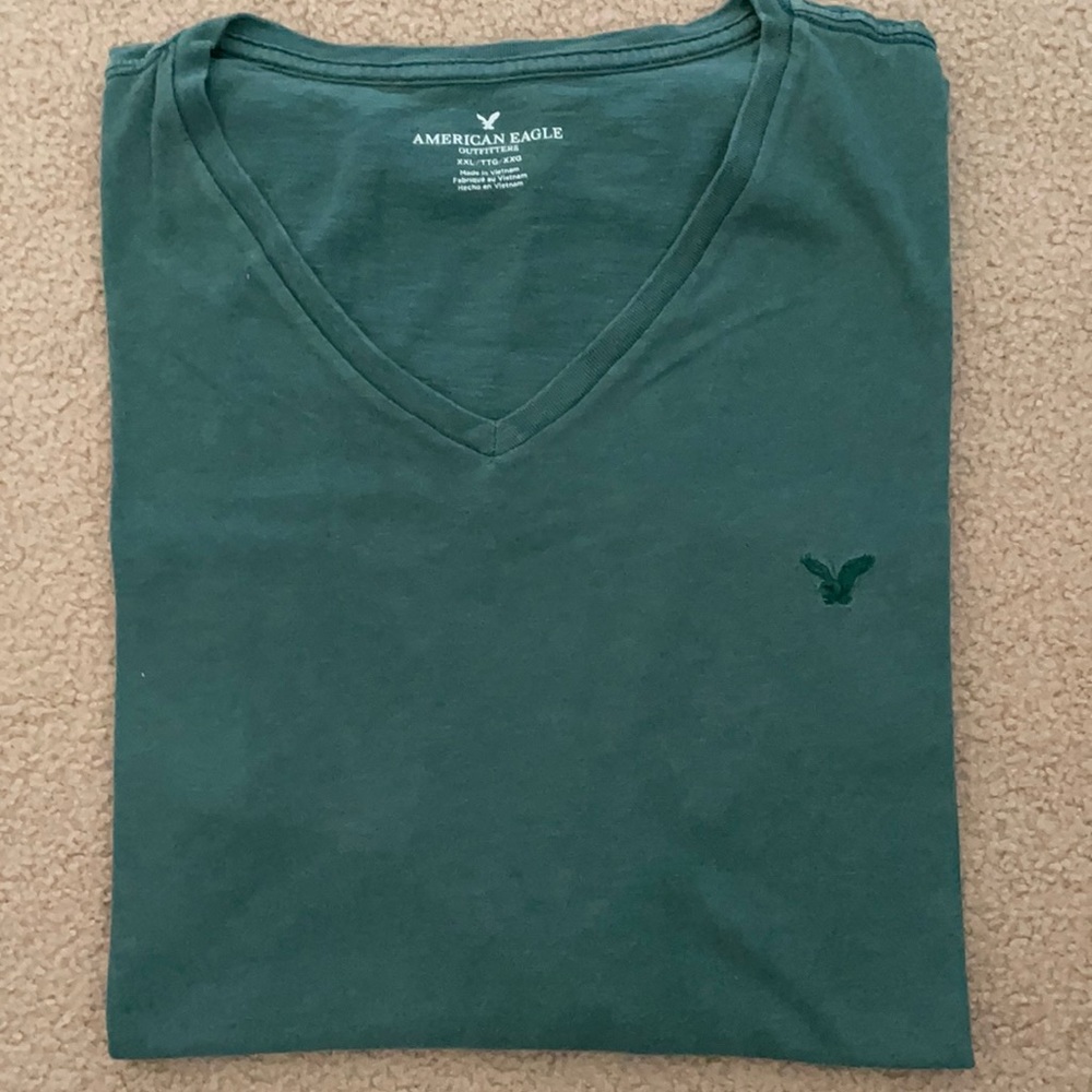 American Eagle V-neck tee